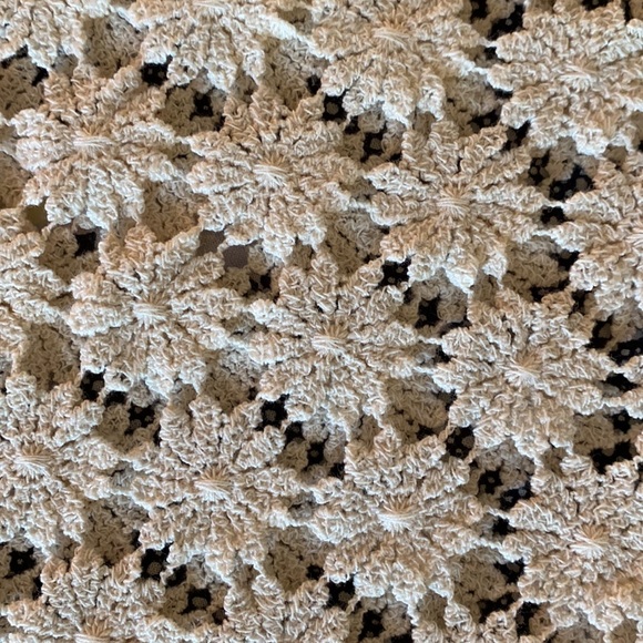 Floral Top - Picture 2 of 4